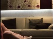 包臀连体裙大长腿美女秘书高级包厢被公司领导在地毯上啪啪潜规则,美女趴在沙发上男的从屁股后面狠狠的干!