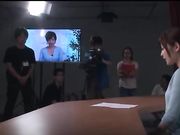 美女记者上班时被色狼编导蹂躏脱下衣裤慢慢抽插(360P)