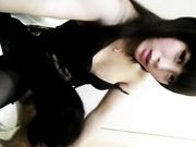 美若天仙的黑丝高跟TS瑶瑶和小帅哥在酒店卫生间激情