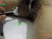 猥琐男把高挑性感大学美女灌醉带到酒店先把她洗干净刮完毛再猛烈的抽插