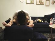 母子乱伦白嫩娇小窗边啪啪也不怕被外面看到