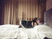 约操小姐姐换上女仆装翘起大屁股后入抽插