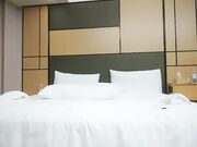 极品反差婊温婉女神抠穴玩出新花样爆菊02