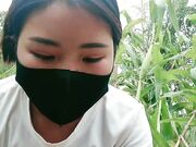 剧情演绎小少妇户外田间地头勾搭农民啪啪性爱