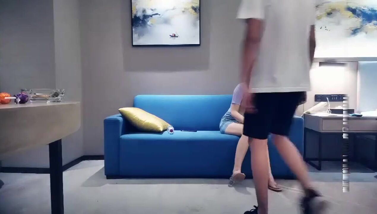 9总全国探花黄先生双飞嫩妹左拥右抱一起舔弄口交01