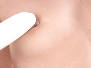 聪美桐原享受年轻亚洲自慰