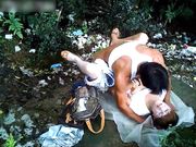 小树林垃圾山野战中年兼职熟女民工小伙操野鸡不戴套玩啊