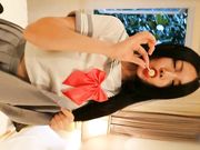 宅男福利非常骚浪的网红严XX学生装发骚挑逗没见过这么骚的小穴摸一下就淫叫不止