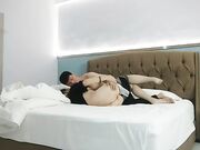 少妇喝喝酒调调情骚起来骑在身上搞少妇