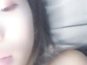 高颜值耳环苗条妹子双人啪啪秀被按在床上大力猛操