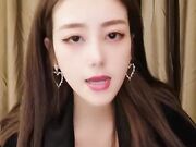 红唇大奶妹子【21岁姐姐】自摸和炮友双人啪啪