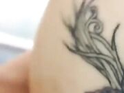 美乳网红大奶美女在客厅穿着太暴露被姐夫强上