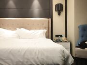 约操短裙少妇按着头深喉插嘴扶屌骑乘爆插