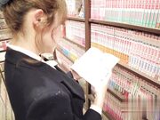 我和一个日本高中女生去了一家网吧 并进行了中出性行为