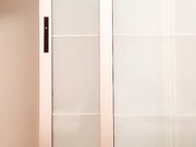 周导找的妹子一个人酒店道具自慰插穴特写粉穴尿尿