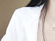 高颜值身材苗条长发美女主播第十八季 黑丝短裙用笔摩擦道具自慰出白浆