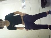 最新流出国内商场员工专用女厕偷拍都是年轻妹子