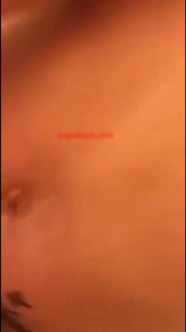 美女主播故意弄坏震动棒打电话让快递员上门退货然后色诱快递哥啪啪太有才了对白精彩