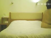 桑拿会所嫖妓长的挺好看身材苗条奶子坚挺圆润的长发妹操的床咔吱咔吱响呻吟不止