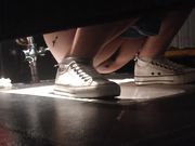 怪盗大神暗藏某商场女卫生间隔间连续偷拍来方便的妹子形态各异拍脸又拍下面能听到外面对话