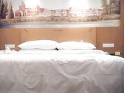 酒店爆草双马尾女孩主动口交爆草上位