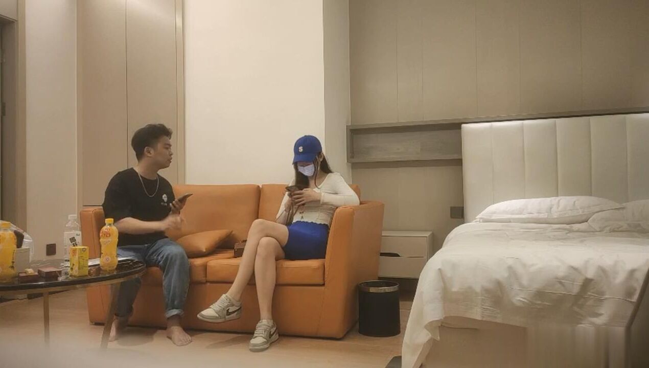 20岁175CM模特翘臀美腿身材无敌后入爆操