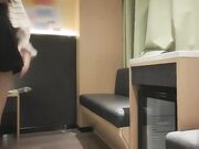 深夜短裙妹子口硬直接开操上位骑乘侧入后入