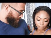 两女一男自然简单可爱