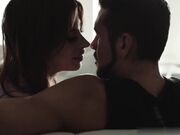 纹身骨感性极品身材人妖大奶引诱帅哥咬住鸡巴够野的开裆裤后入操到爆