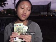 开放妹子野马路上没穿内裤漏出无毛一线天逼逼粗大鸡巴后入阴道啪啪