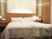 小宝寻花舌吻互摸调情迫不及待解开裤子侧入抽出