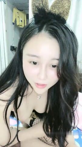 高颜值长相甜美白皙妹子和纹身男友啪啪 情趣装网袜舔逼震动棒插入69上位骑坐