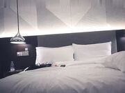 大奶嫩妹主动深喉玩弄口交不断刺激呻吟