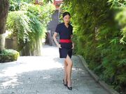 某航空真实空姐【安琪】赚外快户外景区真空露出私拍人体被路人看见了