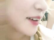 露脸给小哥口交大鸡巴好粗一嘴叼不下表情好骚 激情上位浪叫呻吟 无套爆草射了1