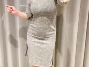 旗袍人妻大姐扭动着风韵犹存的身材 撅着肥硕的翘臀主动献出菊花肛交