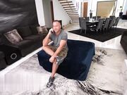 大鸡巴继兄和他不修边幅的继姐勾引他们的房客