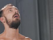 为完美的肛交提供应有的淫汁