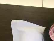 一脸呆萌网红女神 小尺度福利一波 撩起衣服揉捏柰子 多毛骚逼按摩器震动