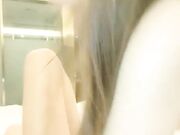 魔鬼身材豪挺爆乳美女 极品美女与男友卫生间激烈站炮啪啪 干完后闹掰