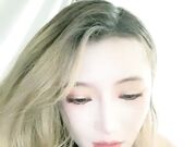 人间水蜜桃妖艳骚气妹子道具自慰诱惑 近距离特写拨开丁字裤假吊骑坐抽插