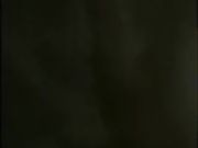 拿着小玩具自慰