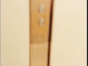 性感美女主播萌妍妍劇情演繹下班忘帶鑰匙在對面鄰居家等媽媽回來時故意勾引鄰居沙發上啪啪