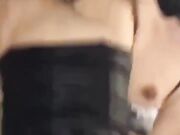 广州母狗闺蜜双飞，无套插粉能馒头逼！双双被颜射，满满的精液涂一脸