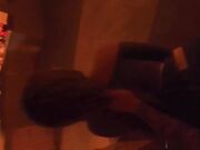 露脸性爱私拍_晚上在小区做爱有点怕怕的最后内射还滴在地板上