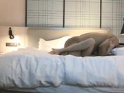 长相甜美性感的长发美女被大屌男干的死去活来 求饶没用又干一次