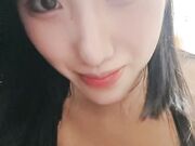 ❤❤光头大叔最近约的小姐姐3，_掏出奶子又吸又捏，扣穴舔骚逼，搞的妹妹好想要，骑上来自己动