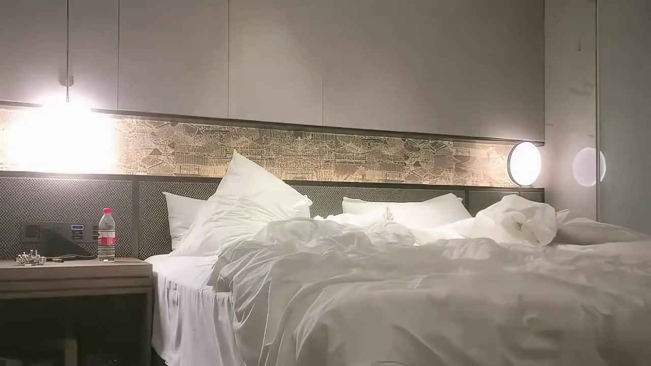 漂亮短发小姐姐_舒服就喜欢爸爸干我_啊爸爸把我操上天去_身材高挑大长腿_穿上情趣连体黑丝被小哥操的骚叫连连