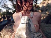 差点被抓到在酒店泳池里发生危险性行为乳环小骚逼的骚逼非常痒直接后入内射