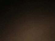 年轻小骚妹子无毛骚逼很是性感 露脸被大哥玩弄香蕉插进无毛骚逼看着很刺激